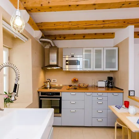 Domino 18 - Duplex Two Bedroom With View דירה
