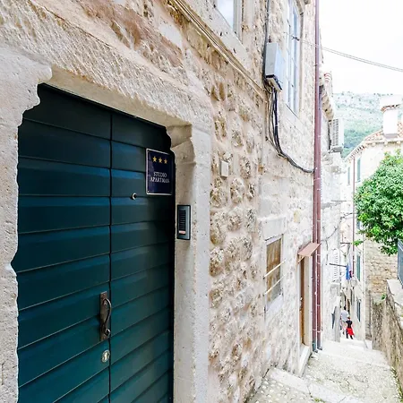 Daire Domino 18 - Duplex Two Bedroom With View Dubrovnik