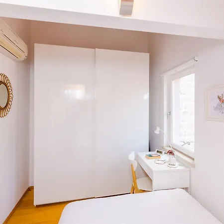 Domino 18 - Duplex Two Bedroom With View * דוברובניק