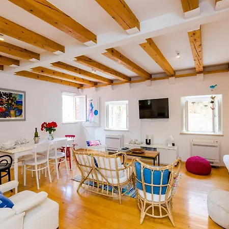 Domino 18 - Duplex Two Bedroom With View