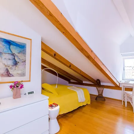 Domino 18 - Duplex Two Bedroom With View *