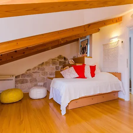 Domino 18 - Duplex Two Bedroom With View *