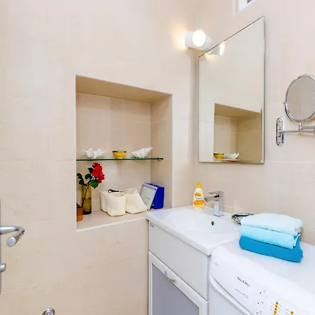 Domino 18 - Duplex Two Bedroom With View