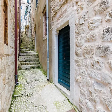 Domino 18 - Duplex Two Bedroom With View * Dubrovnik